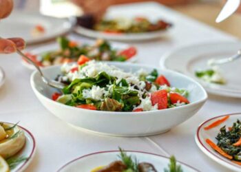 Ramazan ayında nasıl beslenmeliyiz? Diyetisyen Gökçen Efe Aydın anlatıyor…