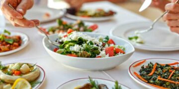 Ramazan ayında nasıl beslenmeliyiz? Diyetisyen Gökçen Efe Aydın anlatıyor…