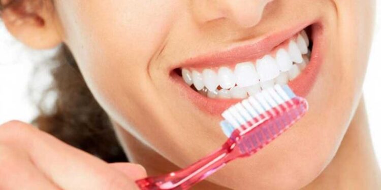Sağlıklı diş fırçalama nasıl olmalı?