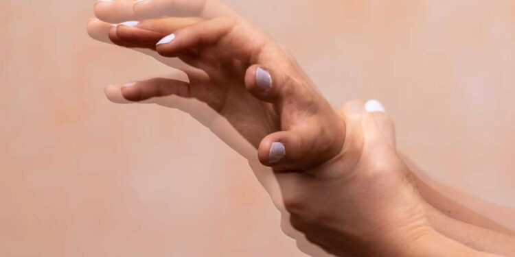 Kasılma hastalığı nedir? Op. Dr. Kamil Teker anlatıyor