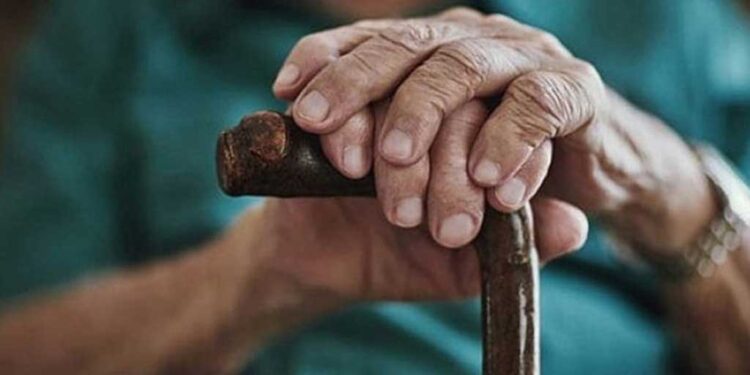 Yaşlılarda sıvı tüketimi nasıl olmalıdır?
