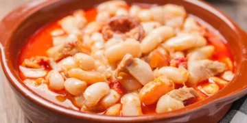 Bekar erkeklere özel menü: Sebzeli omlet, söğüş yeşillik, etli kuru fasulye…